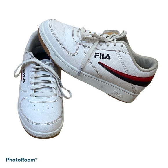 FILA white lace up stripe basketball sneaker size 9 - Picture 1 of 8